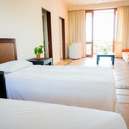 חירארדוט Hotel Penon Suites מראה חיצוני תמונה