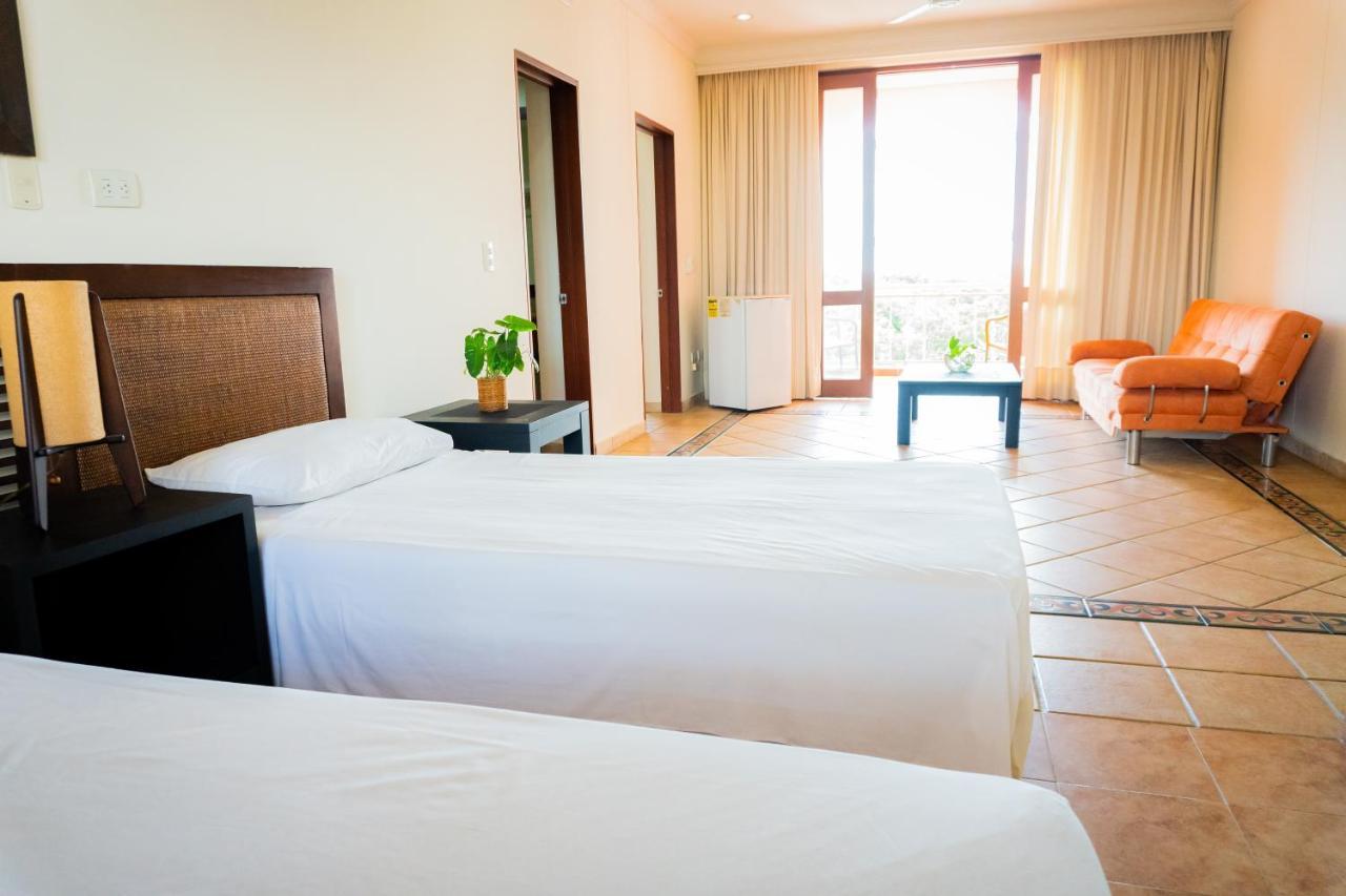 חירארדוט Hotel Penon Suites מראה חיצוני תמונה