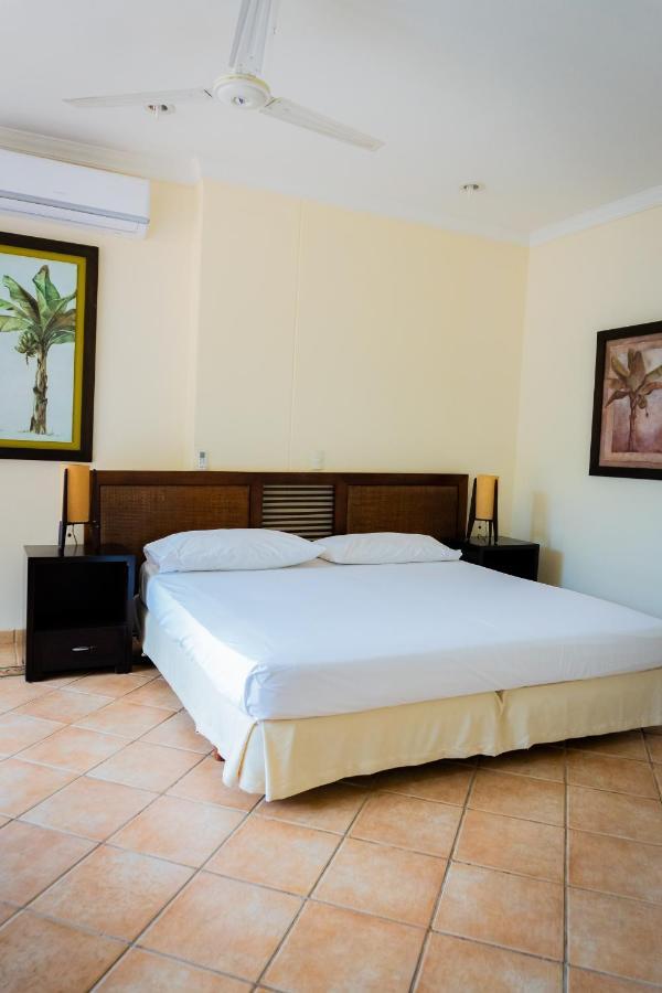 חירארדוט Hotel Penon Suites מראה חיצוני תמונה
