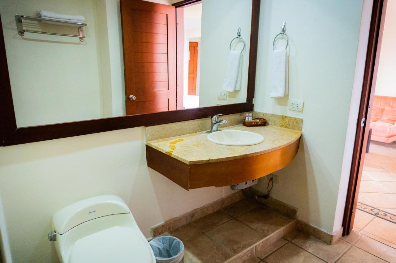 חירארדוט Hotel Penon Suites מראה חיצוני תמונה