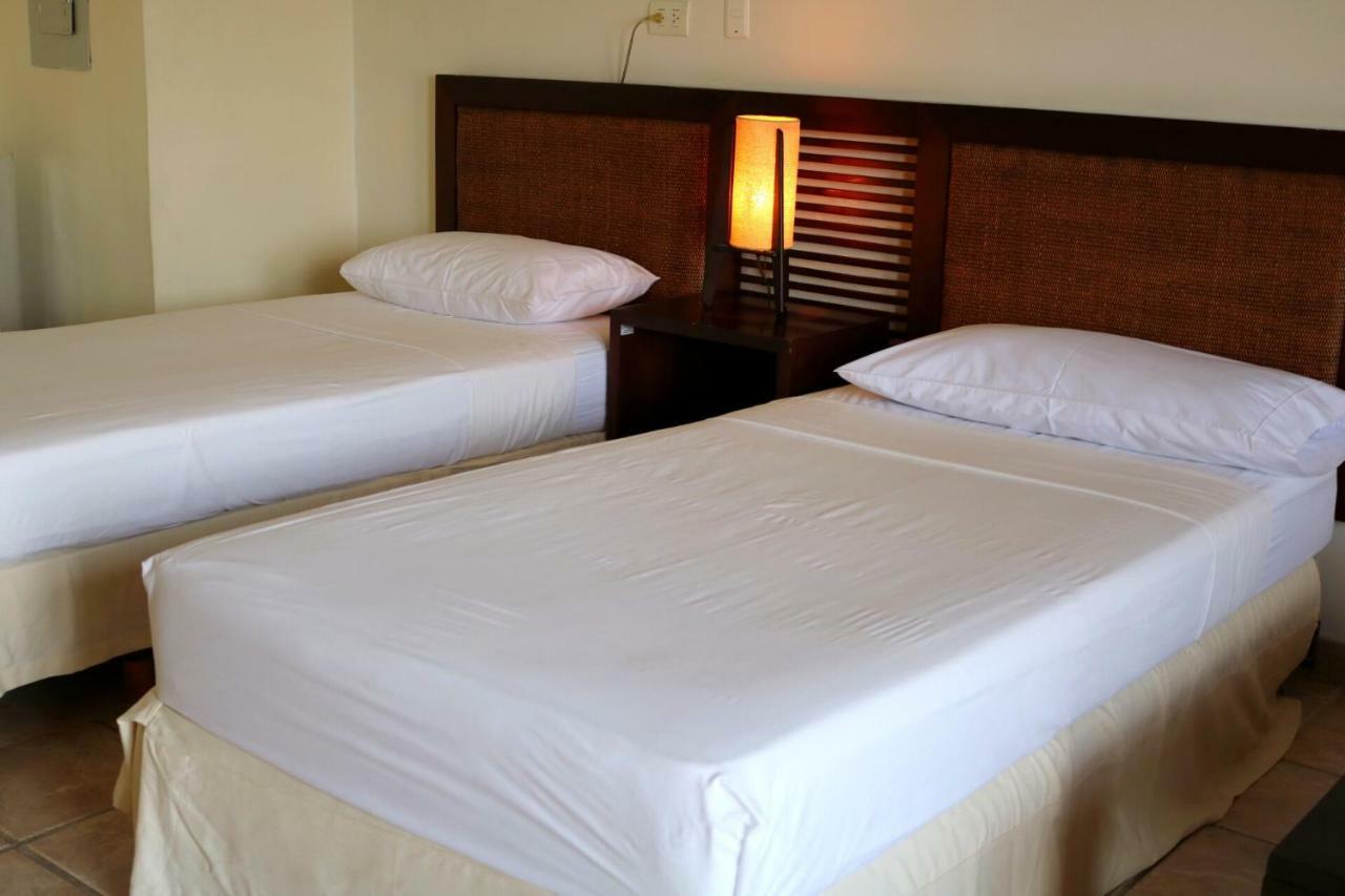 חירארדוט Hotel Penon Suites מראה חיצוני תמונה