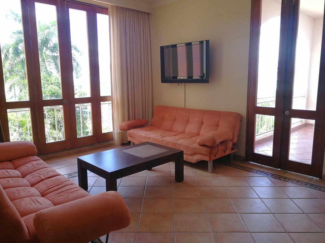 חירארדוט Hotel Penon Suites מראה חיצוני תמונה